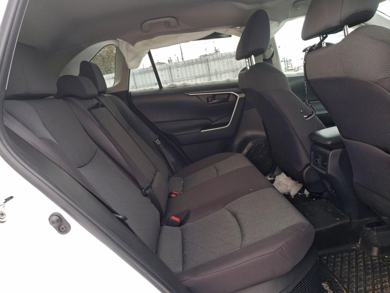 2024 TOYOTA RAV4 LE photo 11
