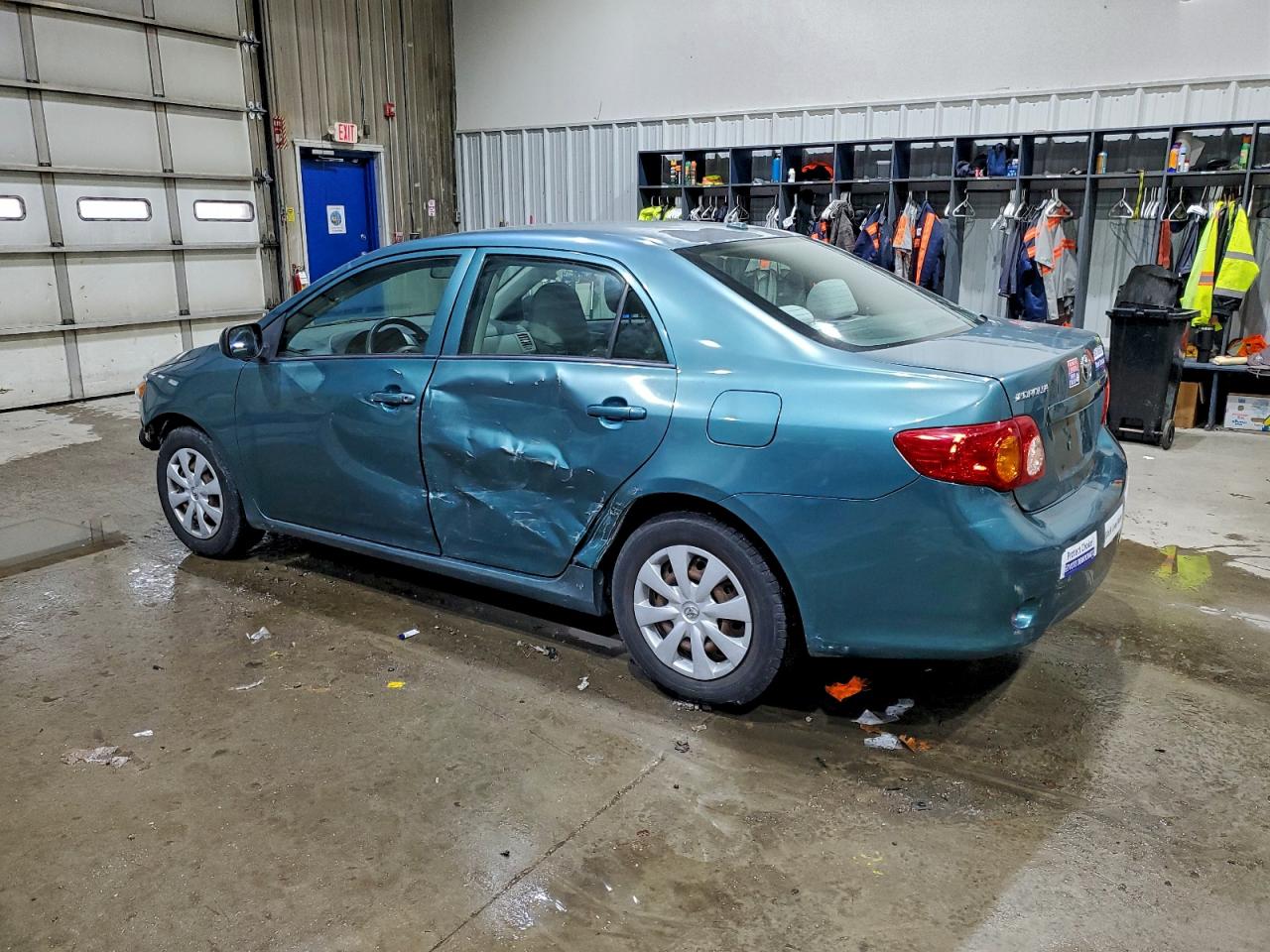 2009 TOYOTA COROLLA BASE photo 2