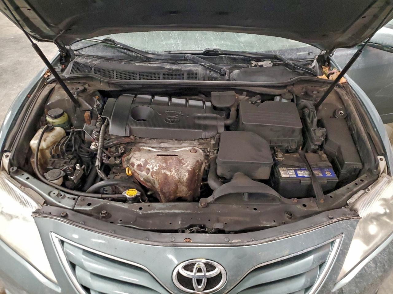 2010 TOYOTA CAMRY BASE photo 11