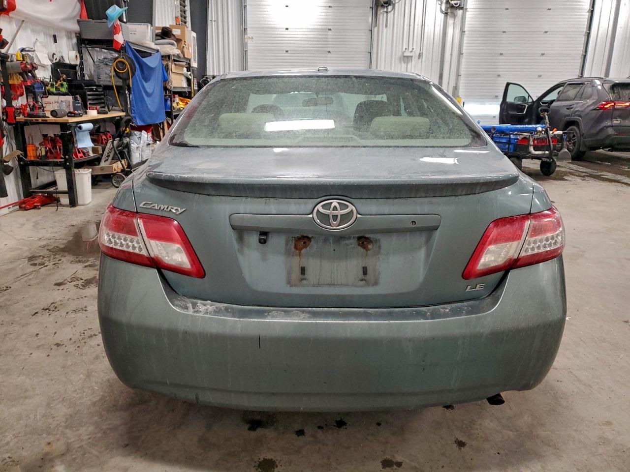 2010 TOYOTA CAMRY BASE photo 6