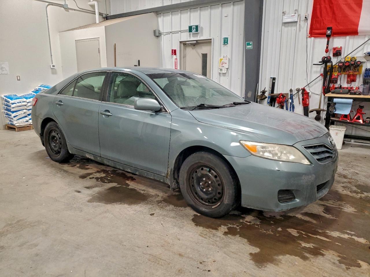 2010 TOYOTA CAMRY BASE photo 4