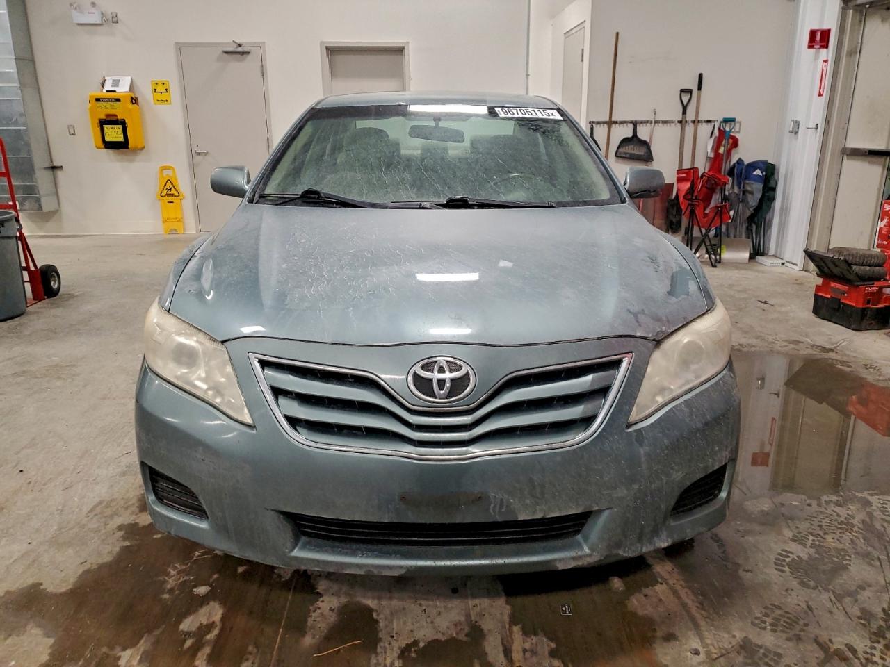 2010 TOYOTA CAMRY BASE photo 5