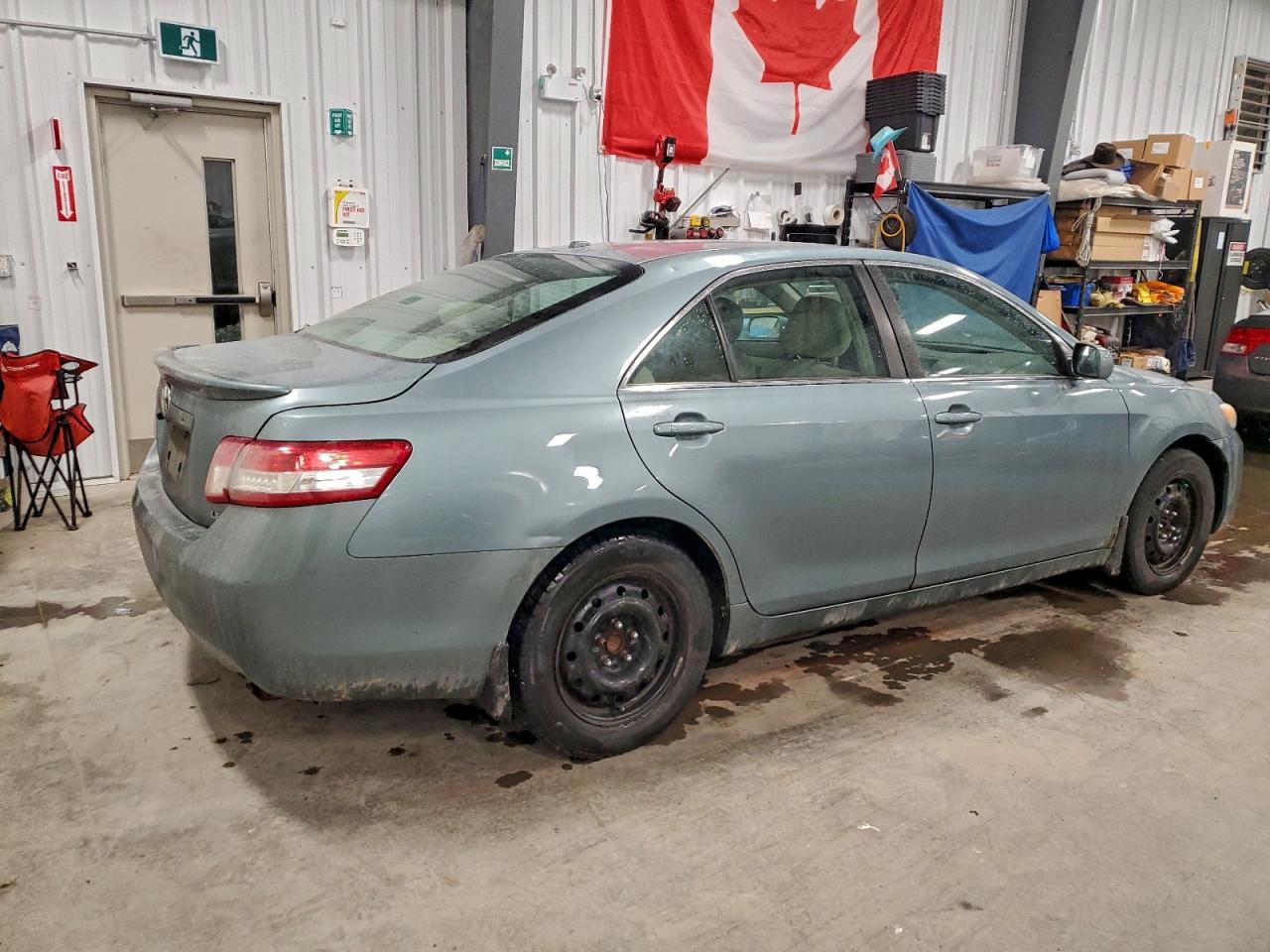 2010 TOYOTA CAMRY BASE photo 3
