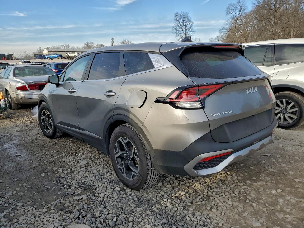 2023 KIA SPORTAGE LX photo 2