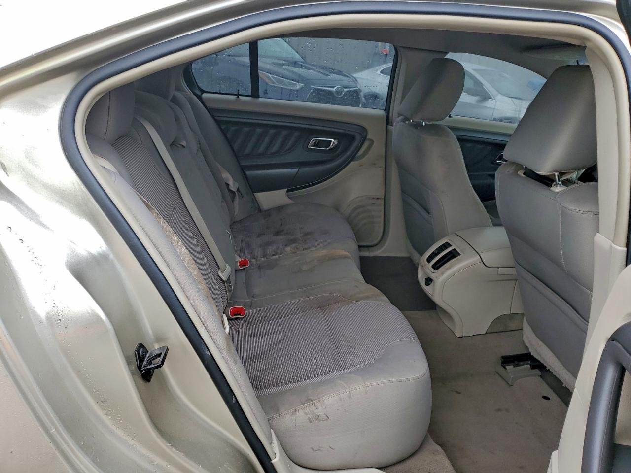 2010 FORD TAURUS SEL photo 10