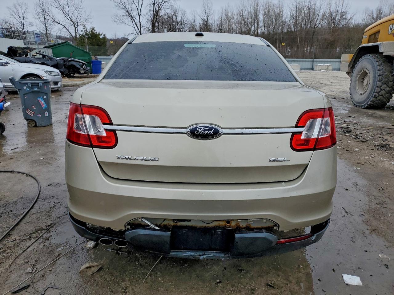 2010 FORD TAURUS SEL photo 6