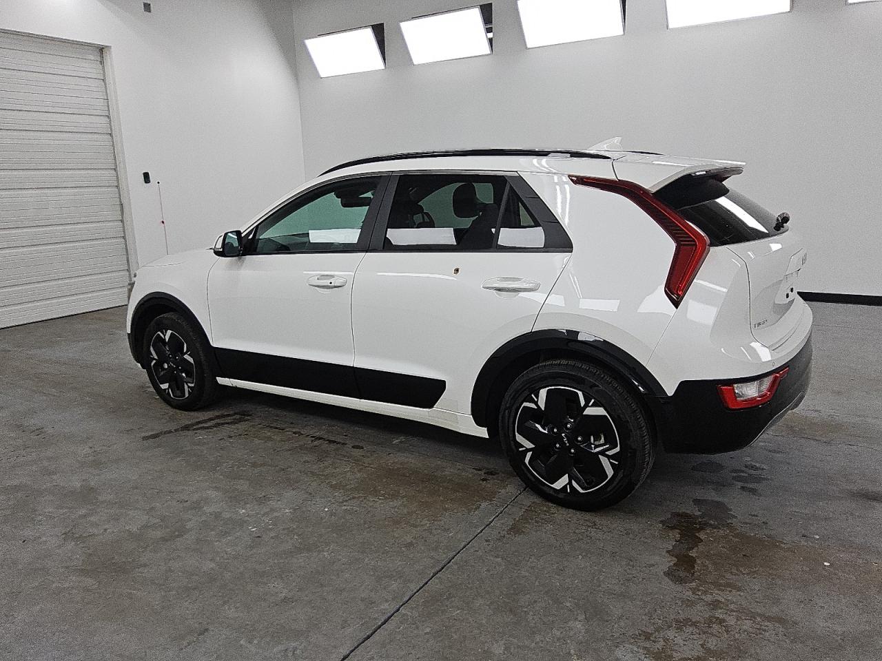 2024 KIA NIRO WIND photo 2