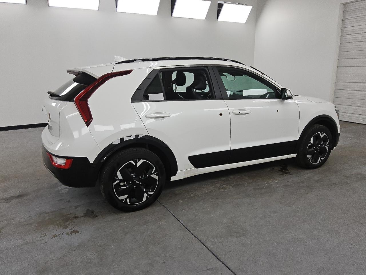 2024 KIA NIRO WIND photo 3