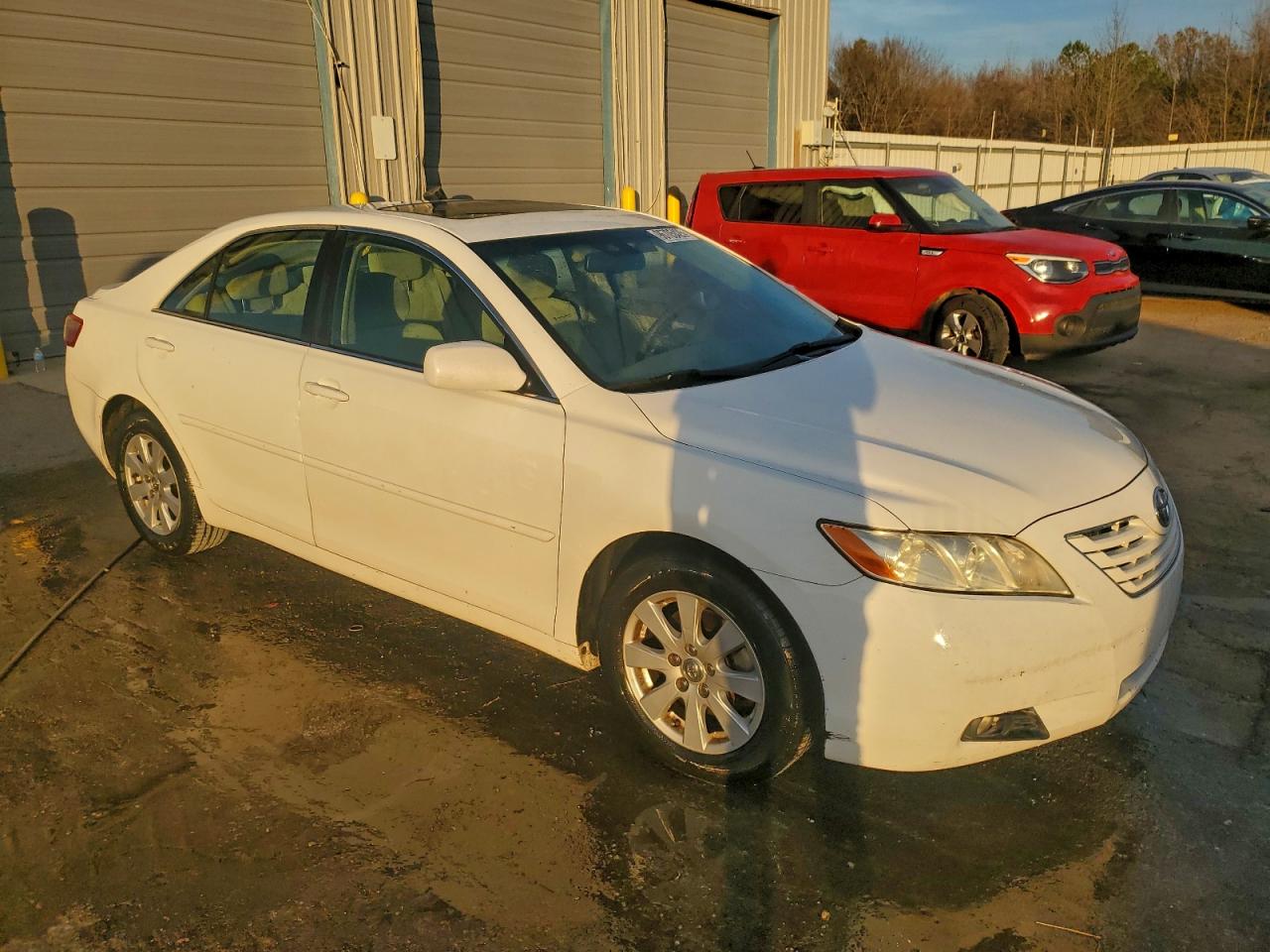 2009 TOYOTA CAMRY XLE photo 4