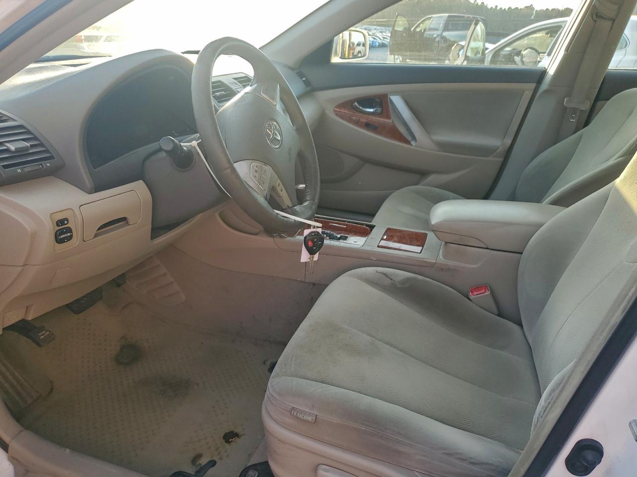2009 TOYOTA CAMRY XLE photo 7