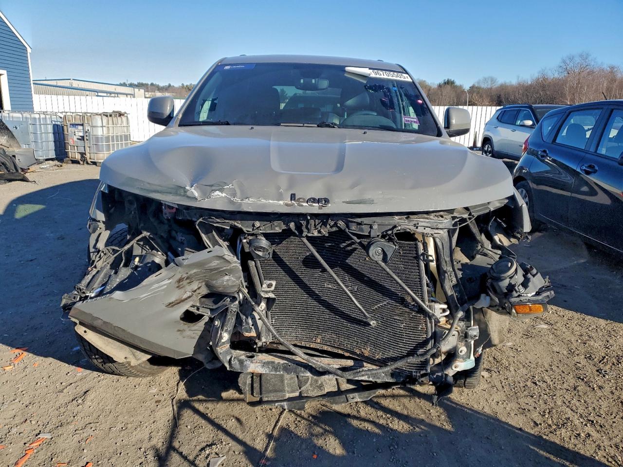 2019 JEEP GRAND CHEROKEE LAREDO photo 5