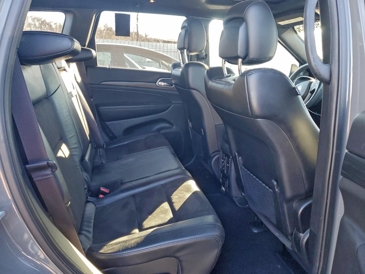 2019 JEEP GRAND CHEROKEE LAREDO photo 11