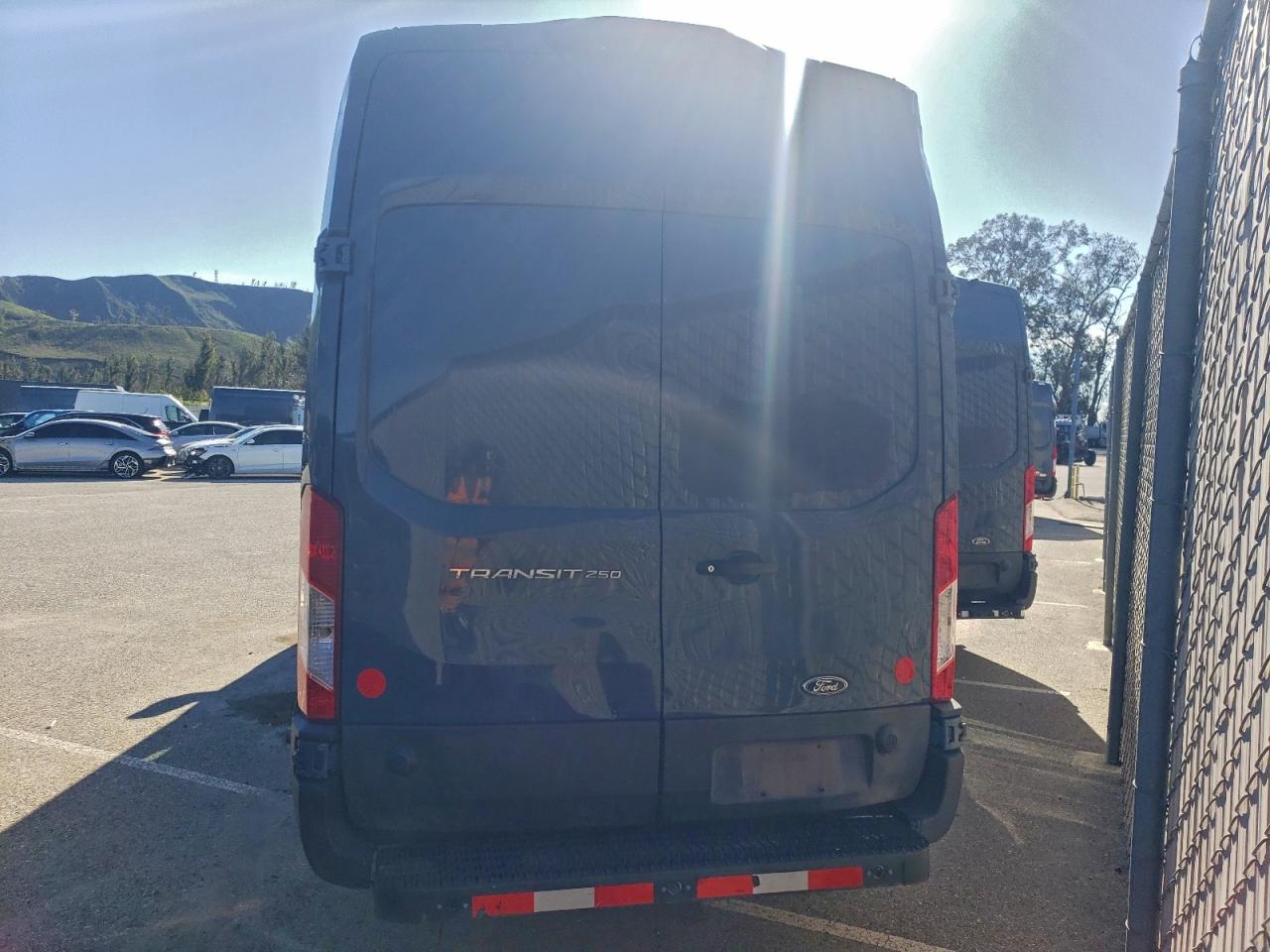 2020 FORD TRANSIT T-250 photo 6