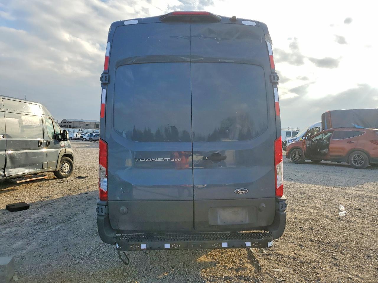 2020 FORD TRANSIT T-250 photo 6