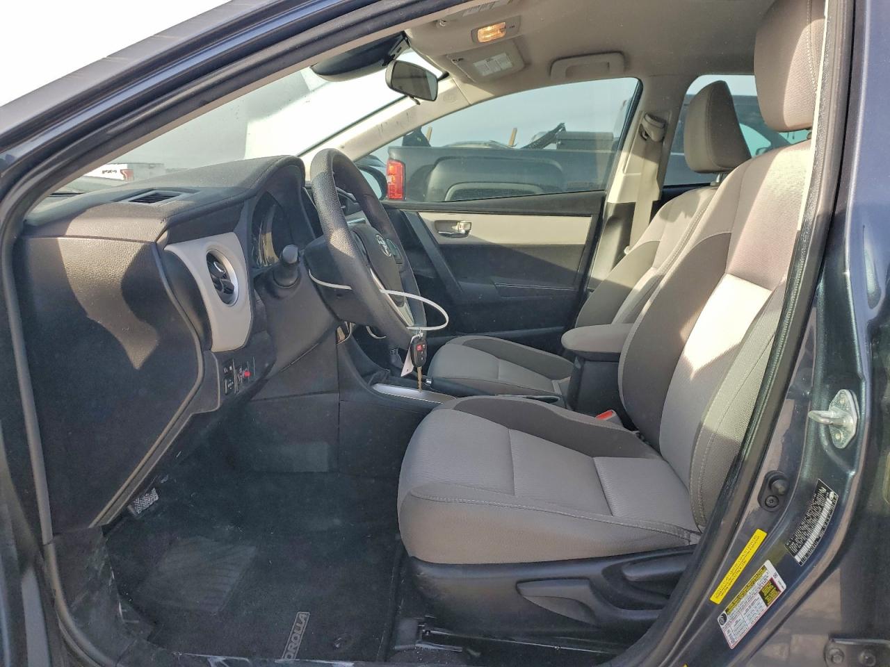 2017 TOYOTA COROLLA L photo 7
