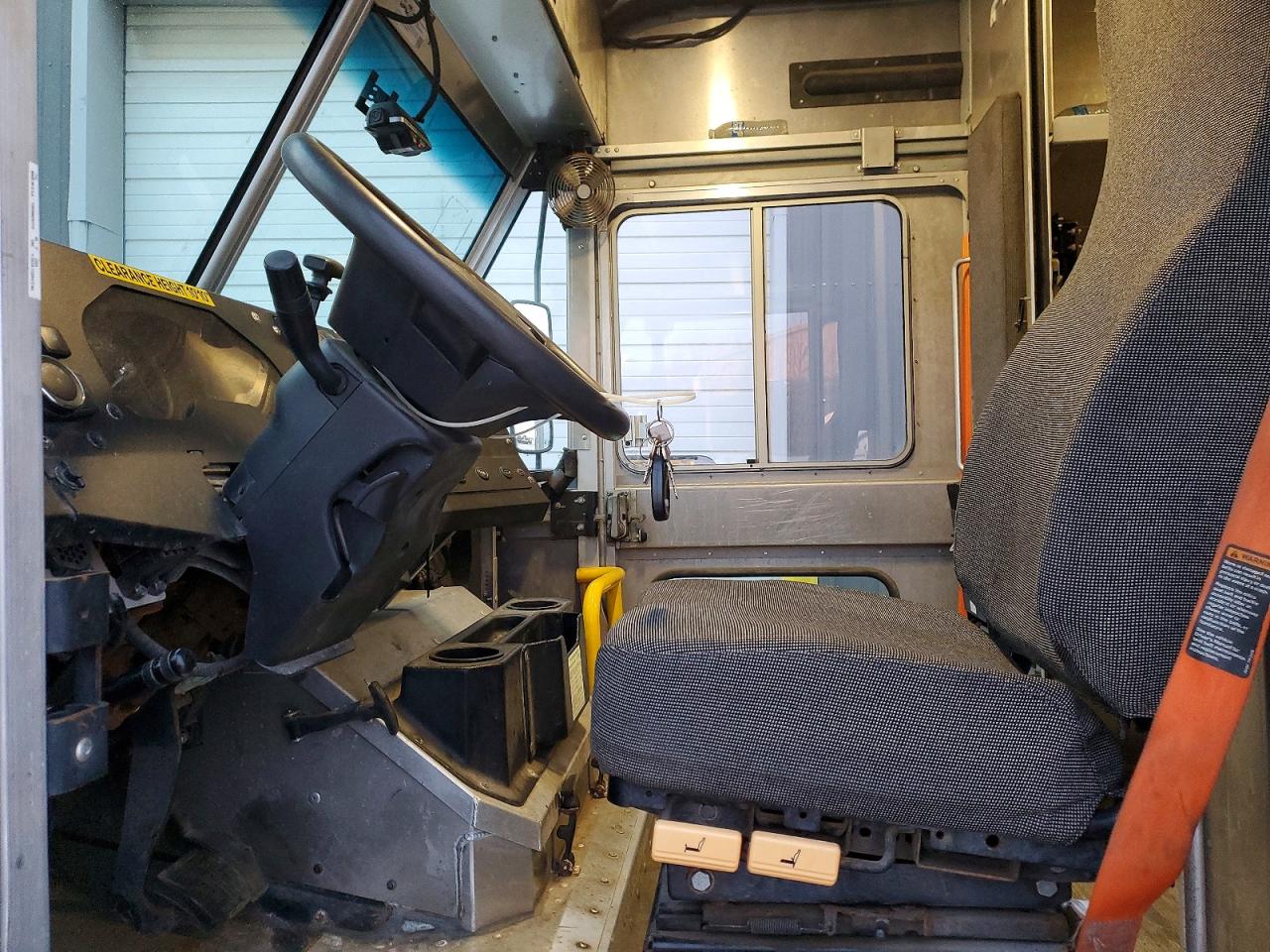 2020 FORD F59 DELIVERY TRUCK photo 7
