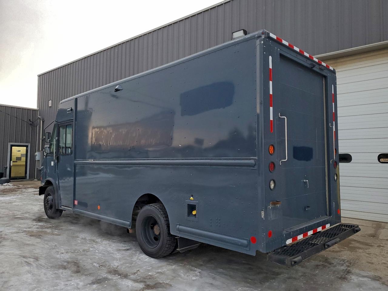 2020 FORD F59 DELIVERY TRUCK photo 2