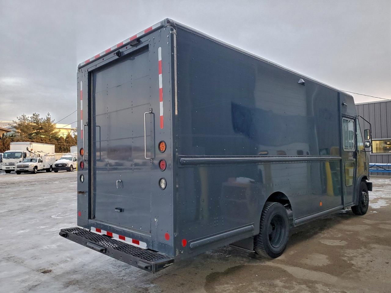 2020 FORD F59 DELIVERY TRUCK photo 3
