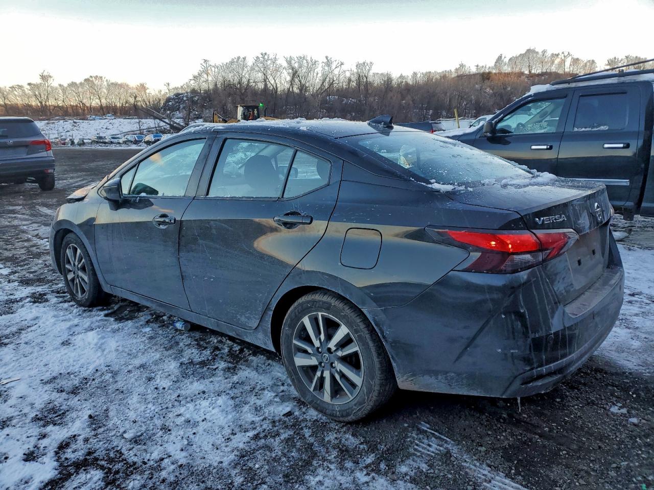 2020 NISSAN VERSA SV photo 3