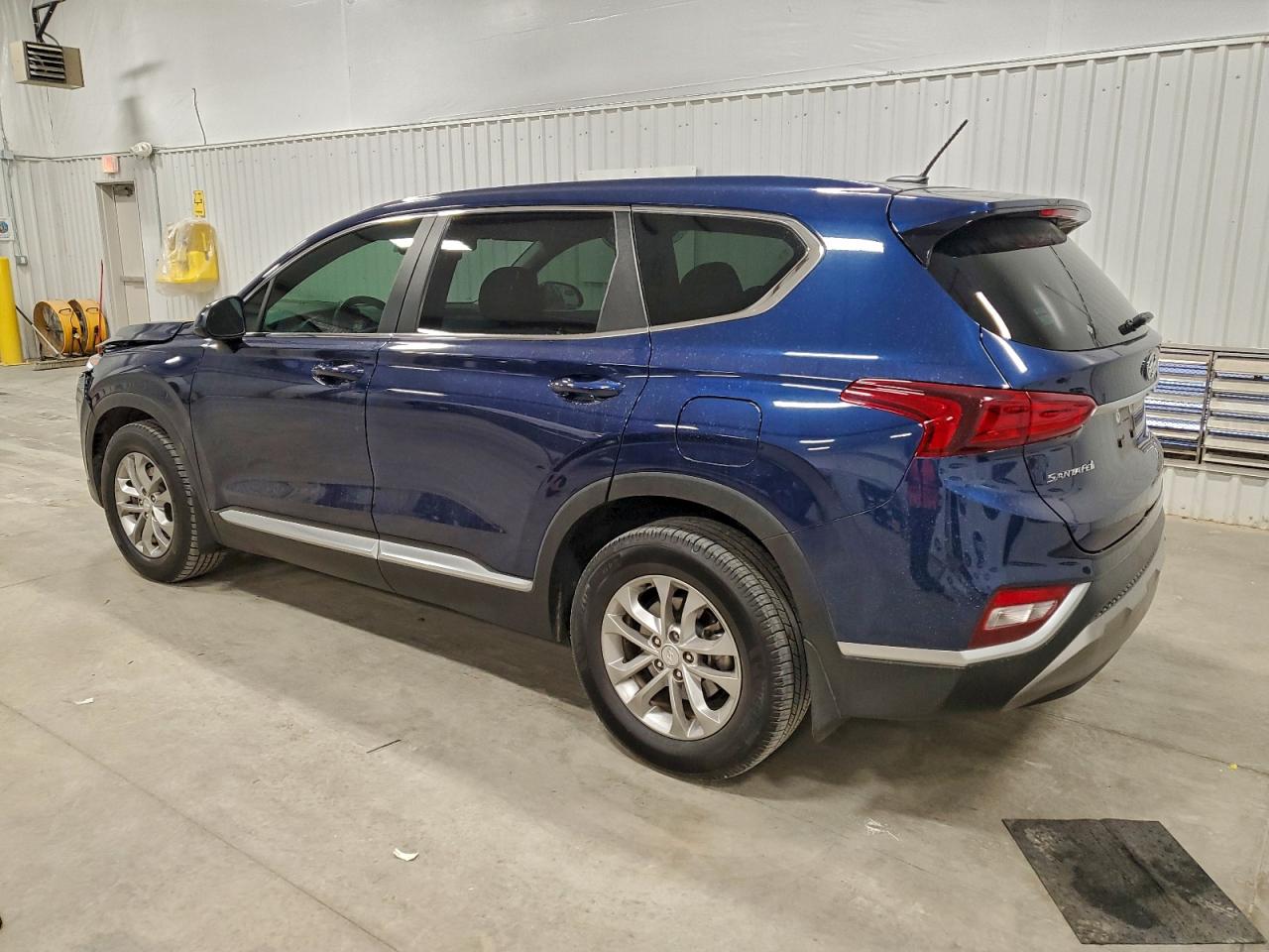 2019 HYUNDAI SANTA FE SE photo 2