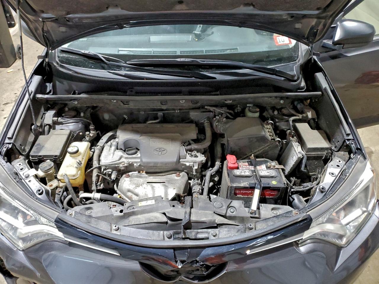 2018 TOYOTA RAV4 LE photo 12