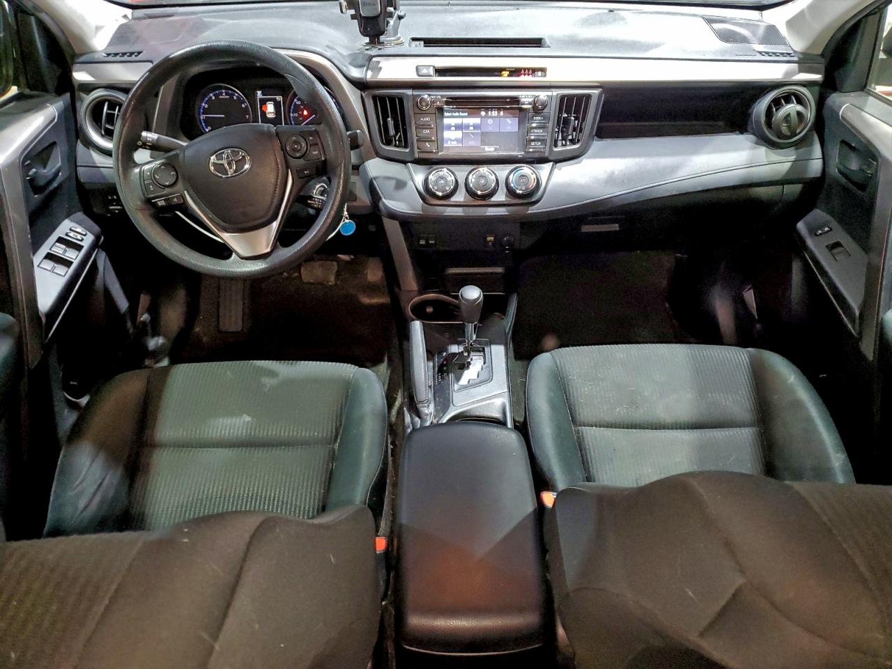 2018 TOYOTA RAV4 LE photo 8