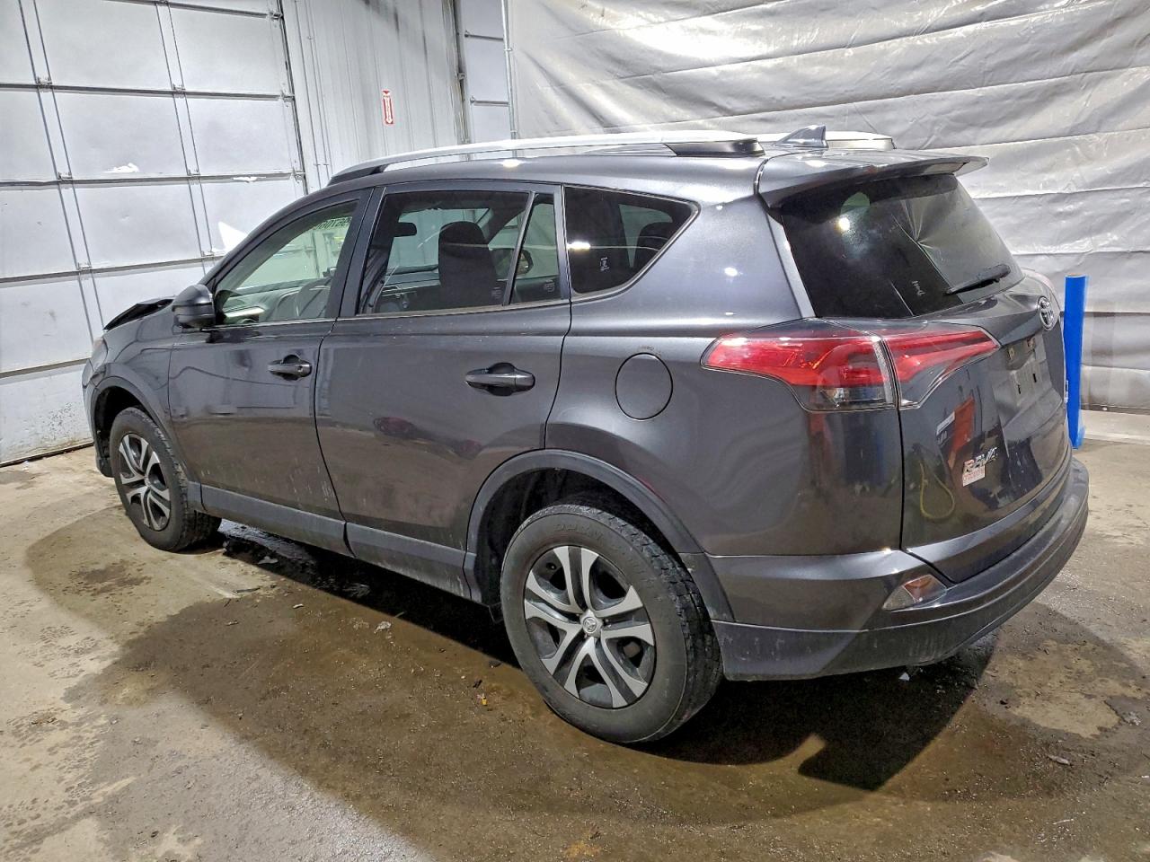 2018 TOYOTA RAV4 LE photo 2