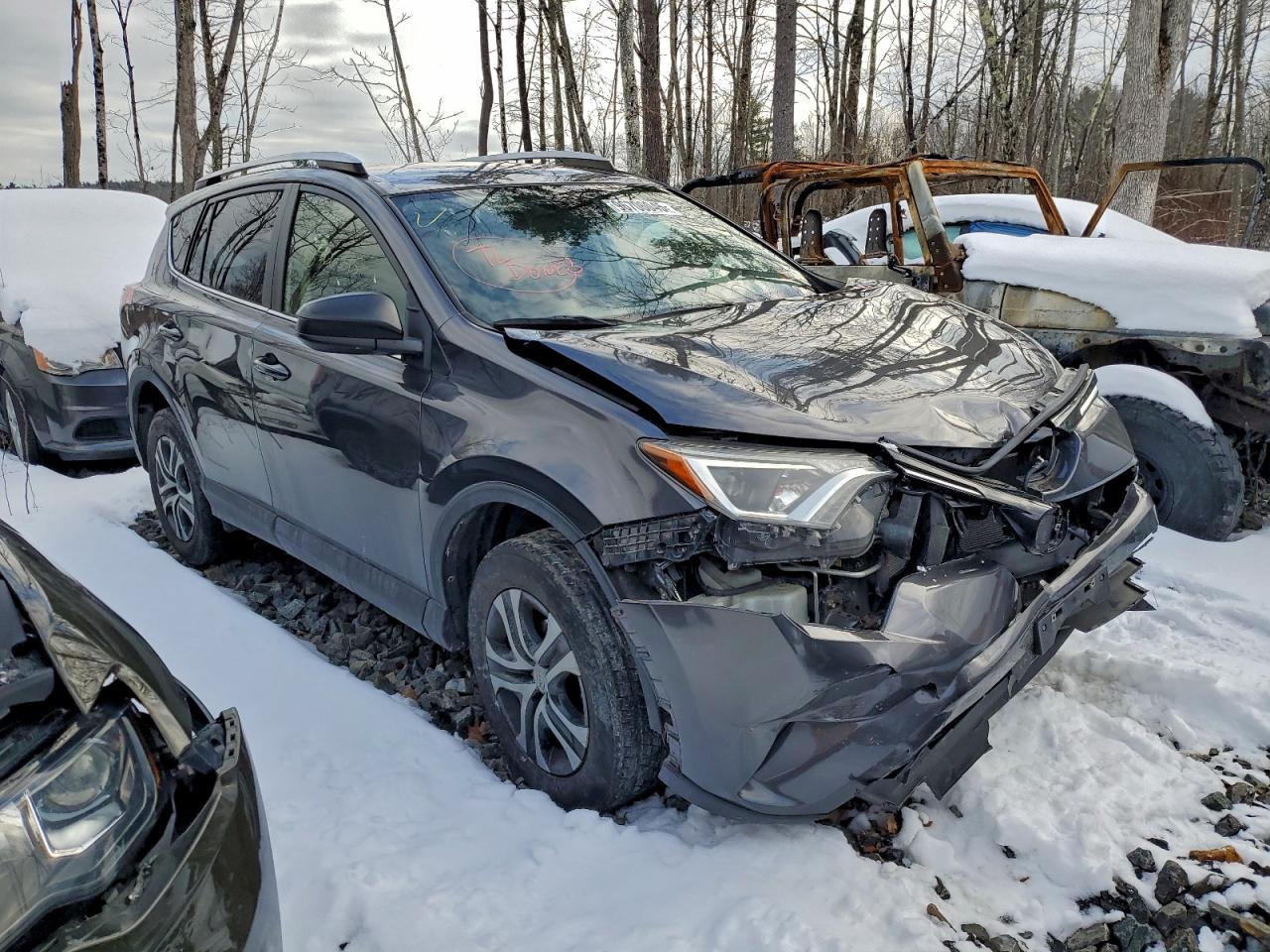 2018 TOYOTA RAV4 LE photo 4