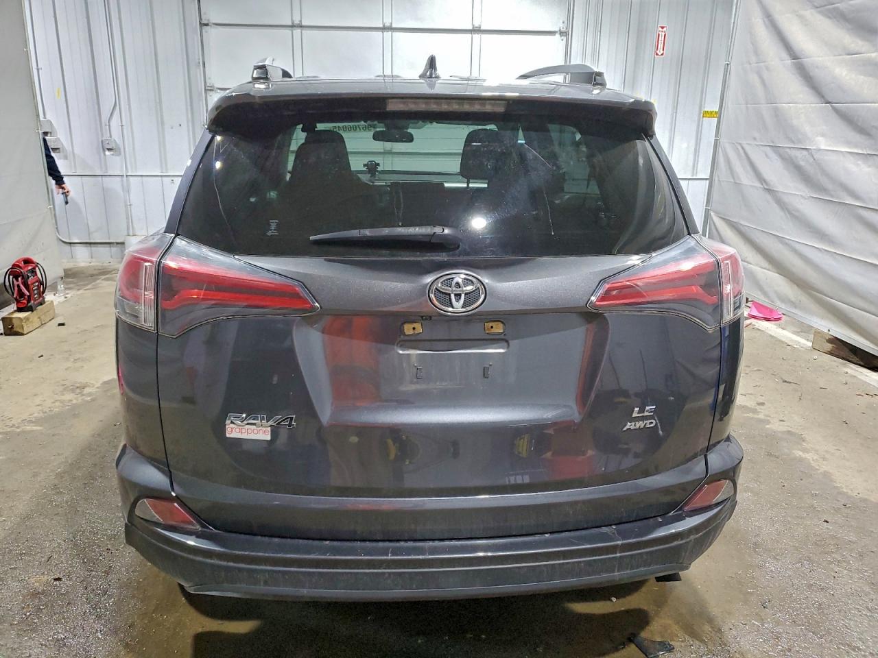 2018 TOYOTA RAV4 LE photo 6