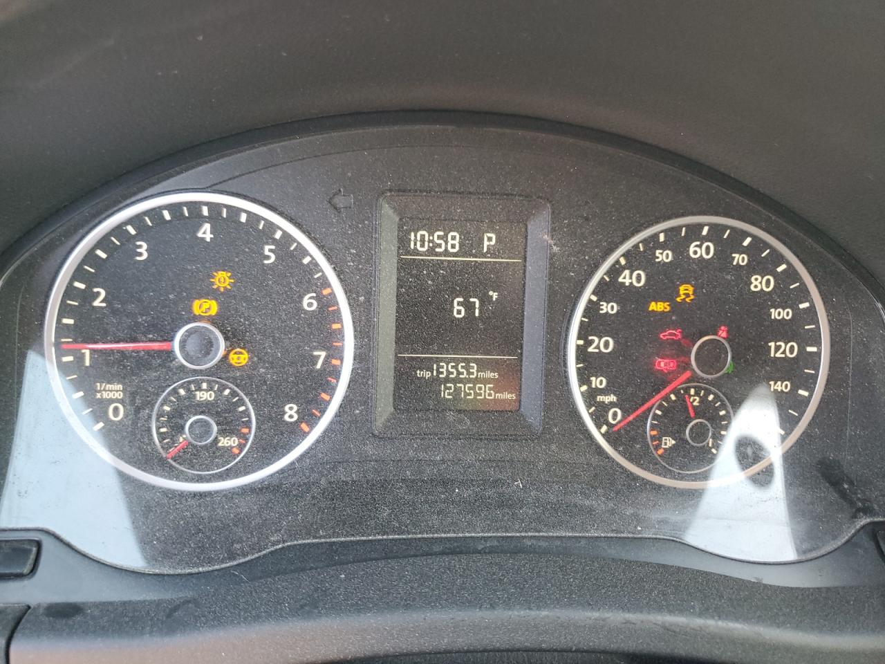 2011 VOLKSWAGEN TIGUAN S photo 9