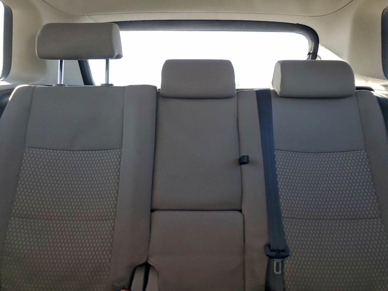 2011 VOLKSWAGEN TIGUAN S photo 10