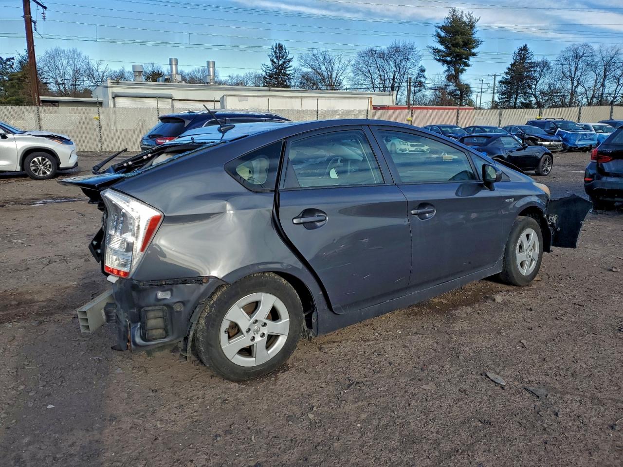 2011 TOYOTA PRIUS photo 3