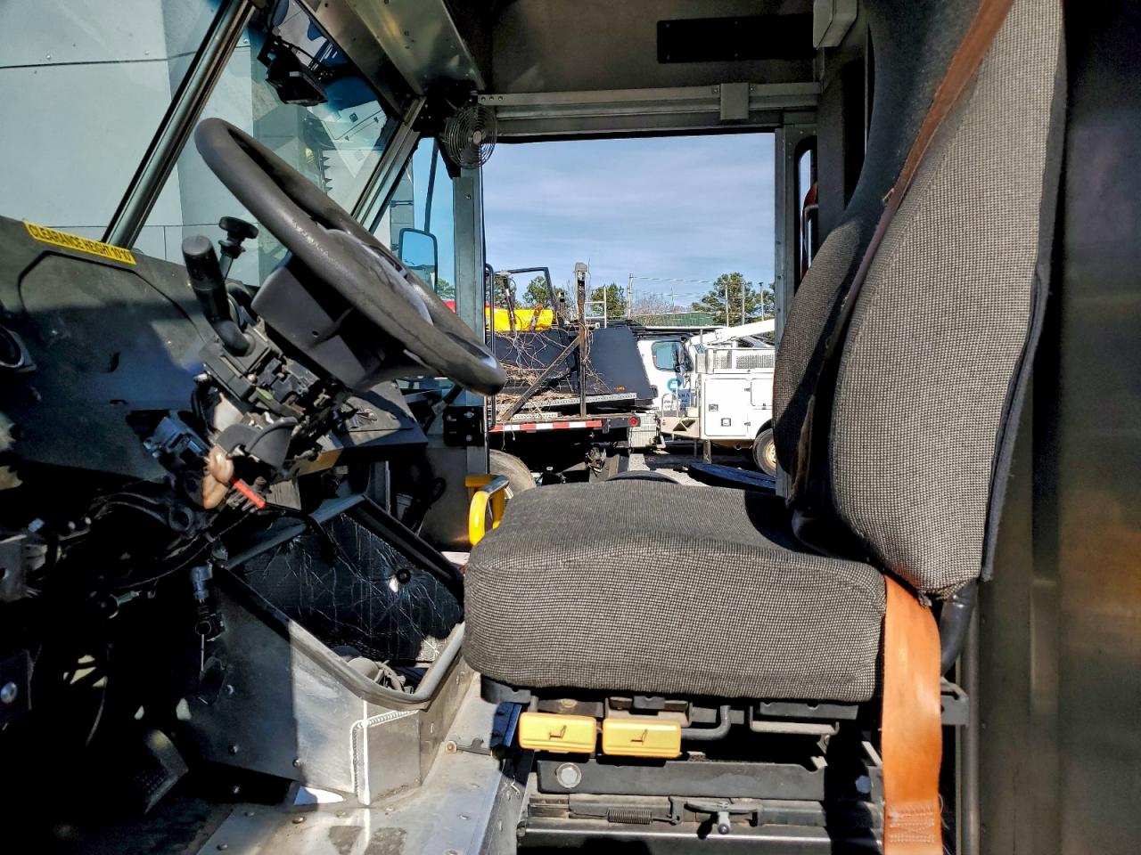 2020 FORD F59 DELIVERY TRUCK photo 7