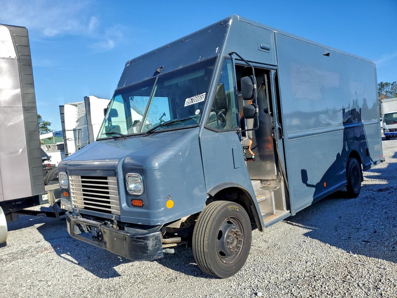 2020 FORD F59