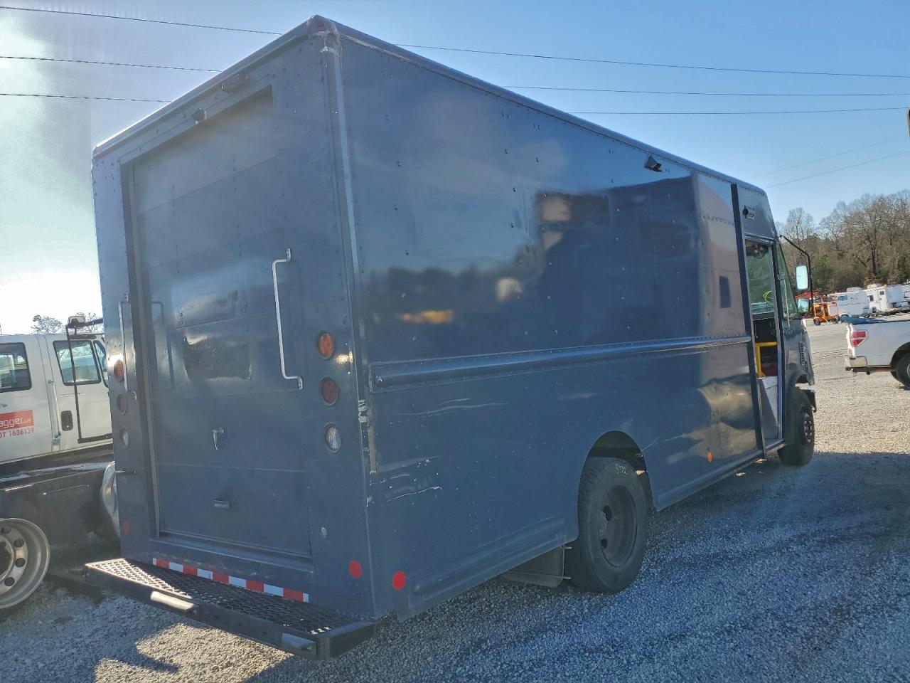 2020 FORD F59 DELIVERY TRUCK photo 3