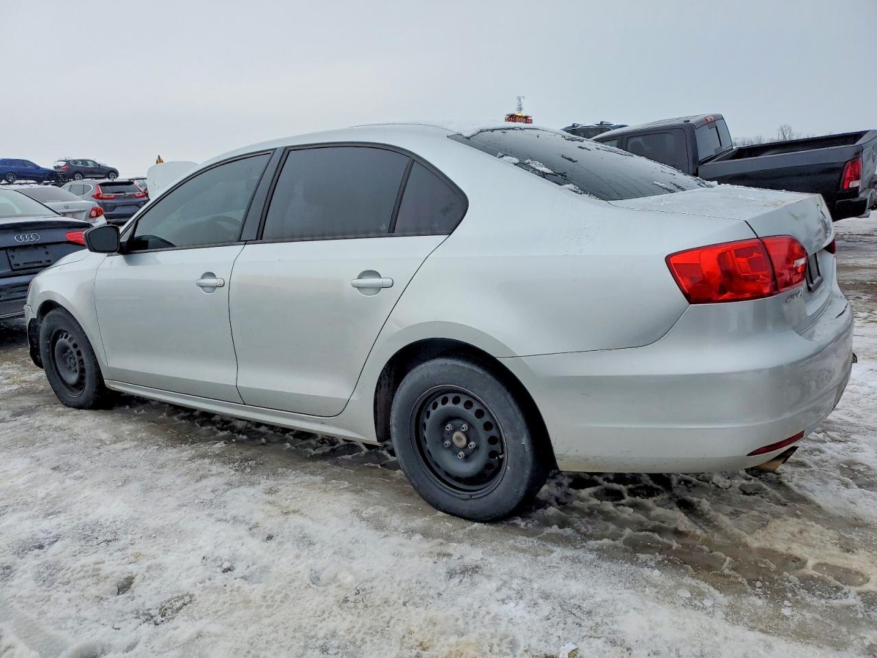 2011 VOLKSWAGEN JETTA BASE photo 2