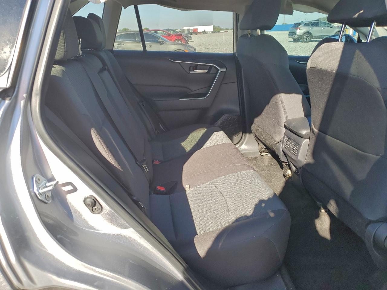 2025 TOYOTA RAV4 XLE photo 10