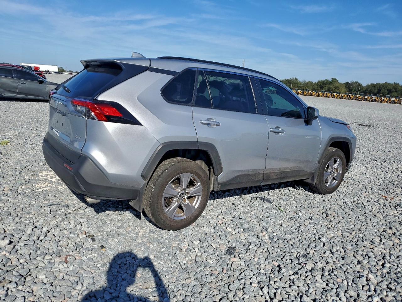 2025 TOYOTA RAV4 XLE photo 3
