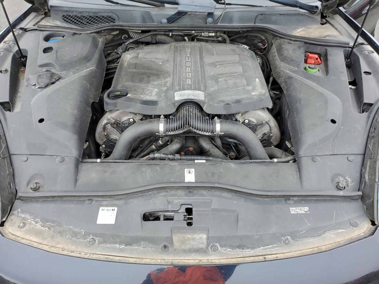 2015 PORSCHE CAYENNE S photo 11