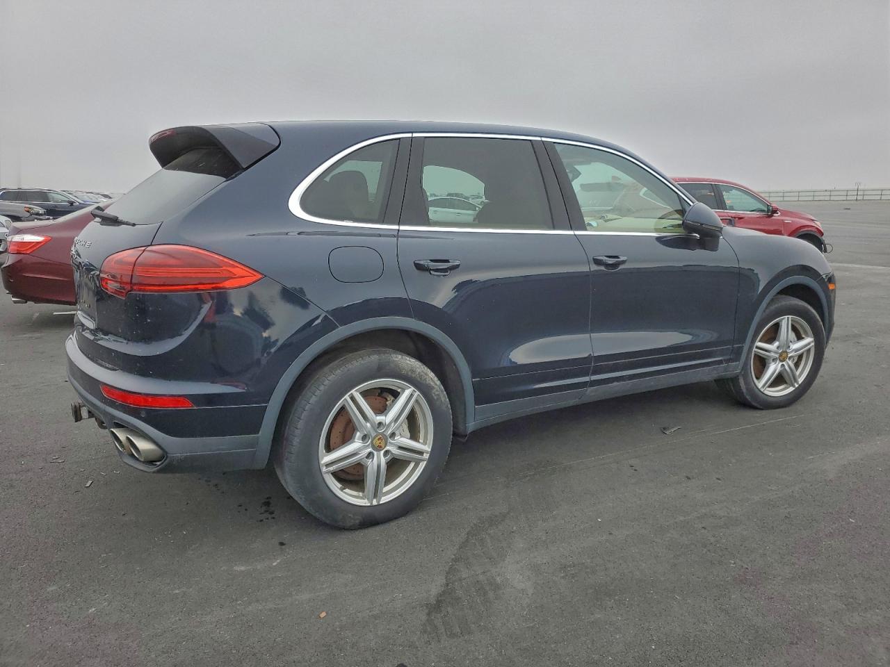 2015 PORSCHE CAYENNE S photo 3