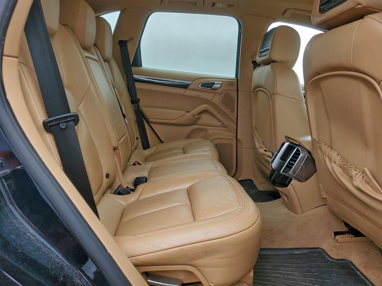 2015 PORSCHE CAYENNE S photo 10