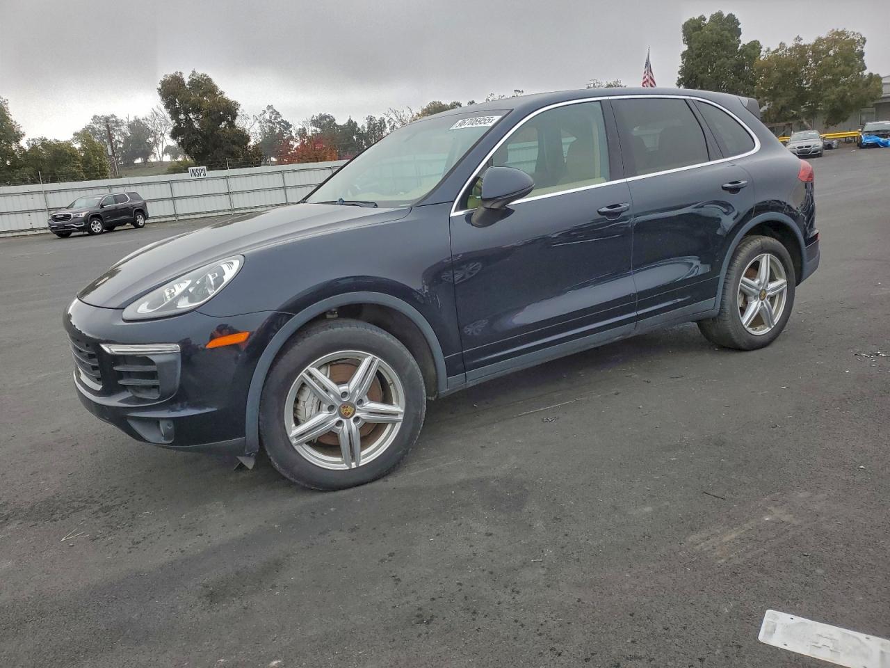 2015 PORSCHE CAYENNE