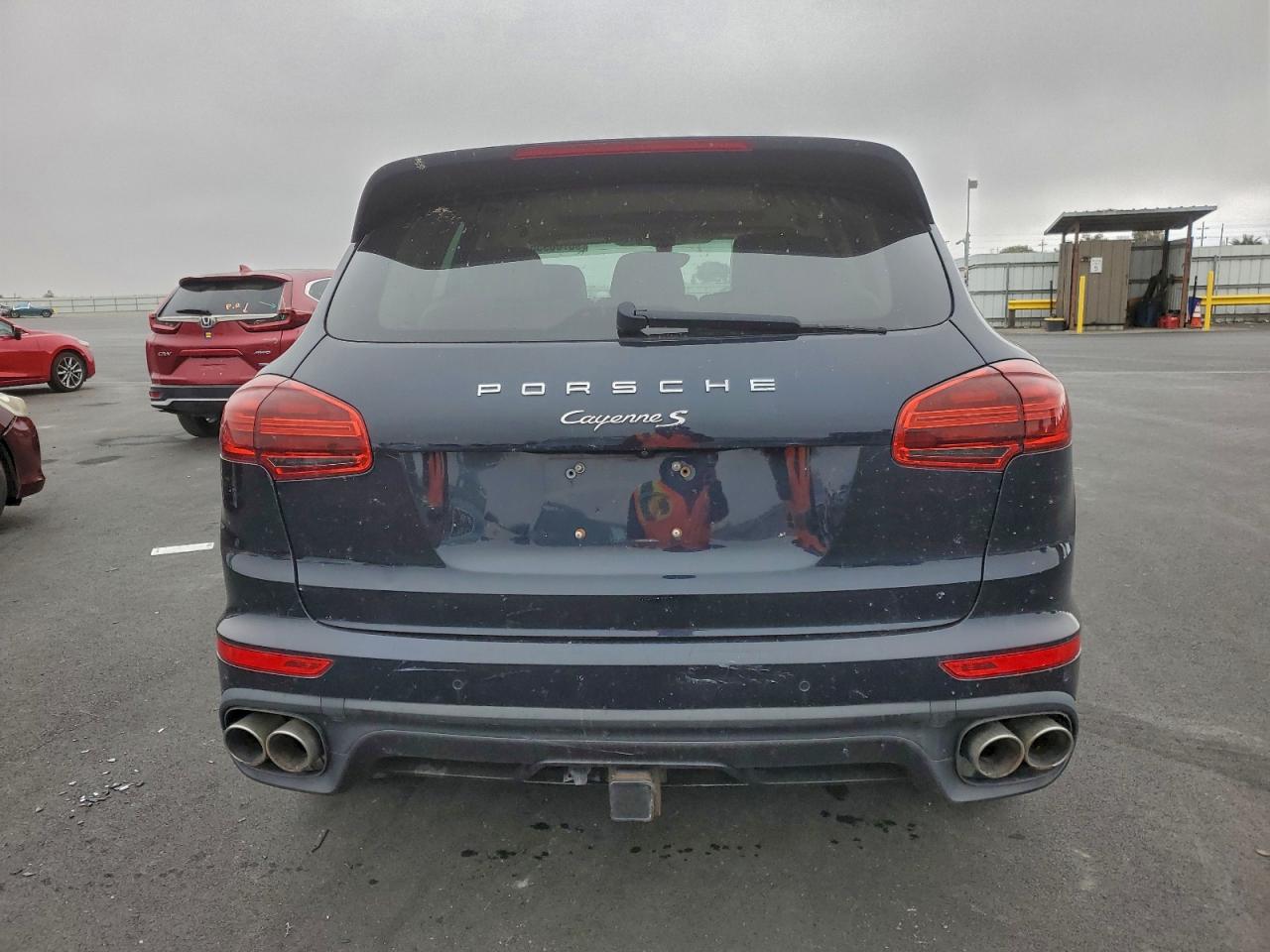 2015 PORSCHE CAYENNE S photo 6