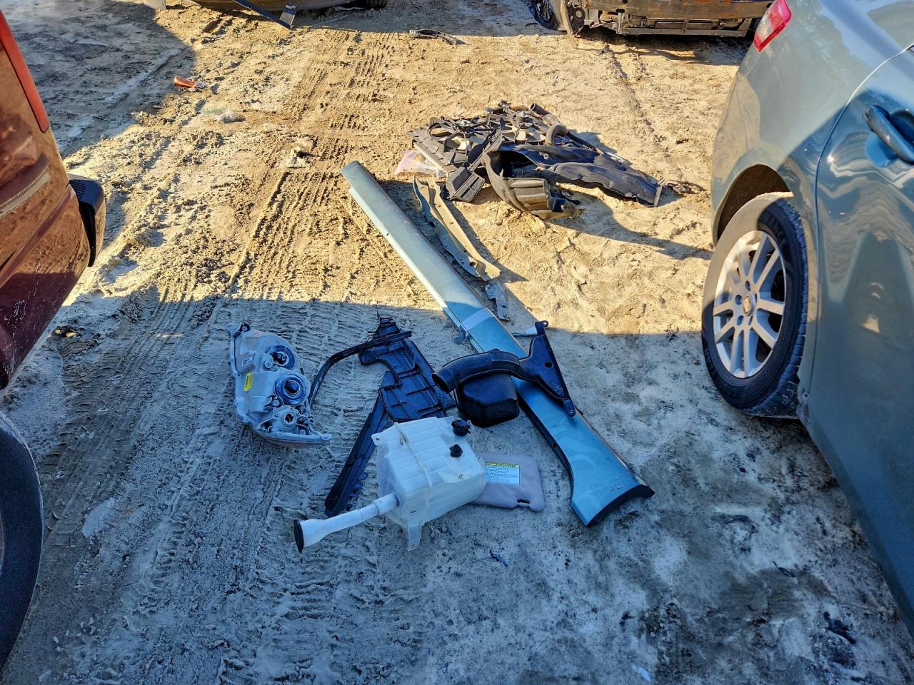 2011 TOYOTA CAMRY BASE photo 12