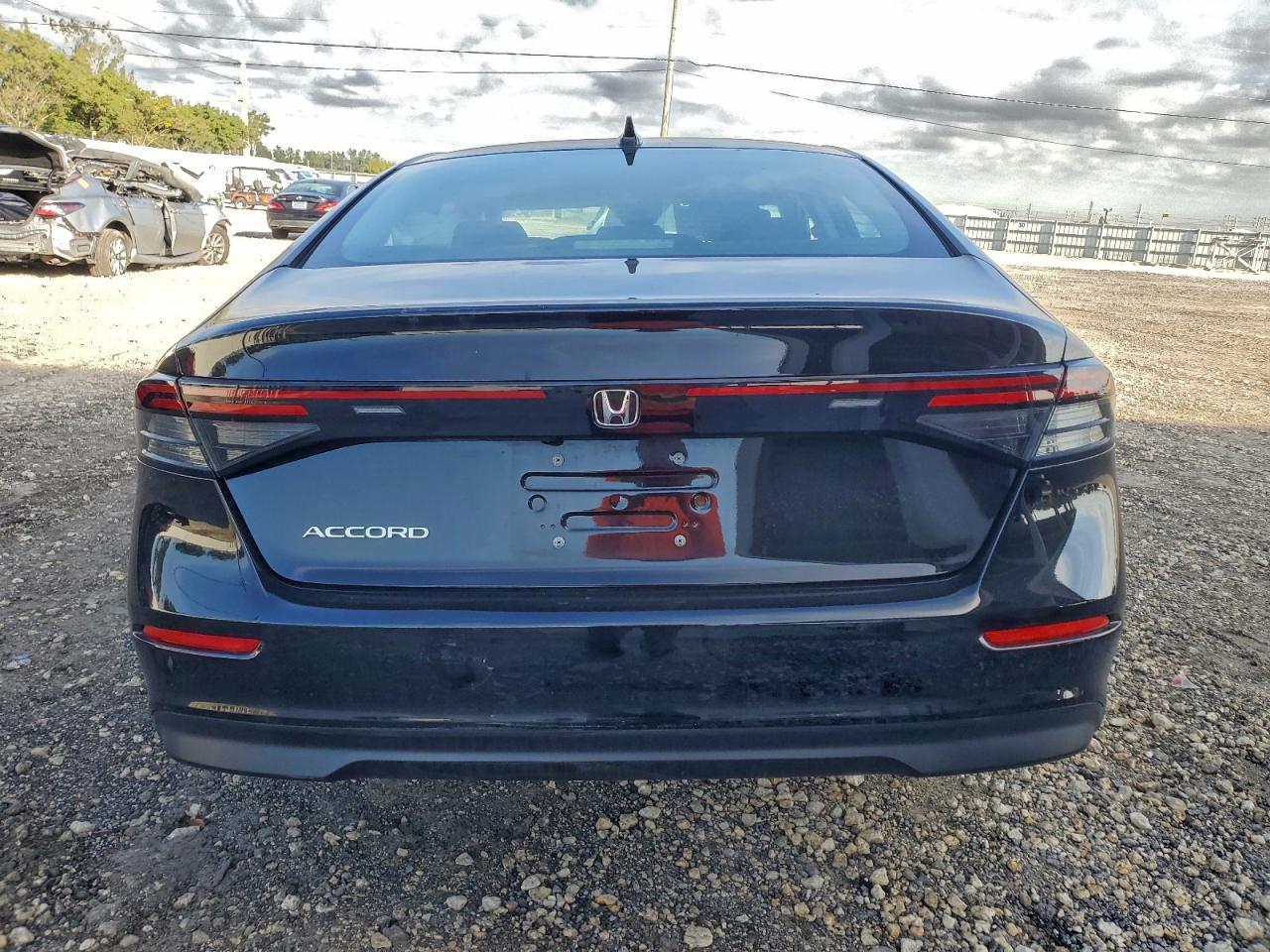 2024 HONDA ACCORD LX photo 6