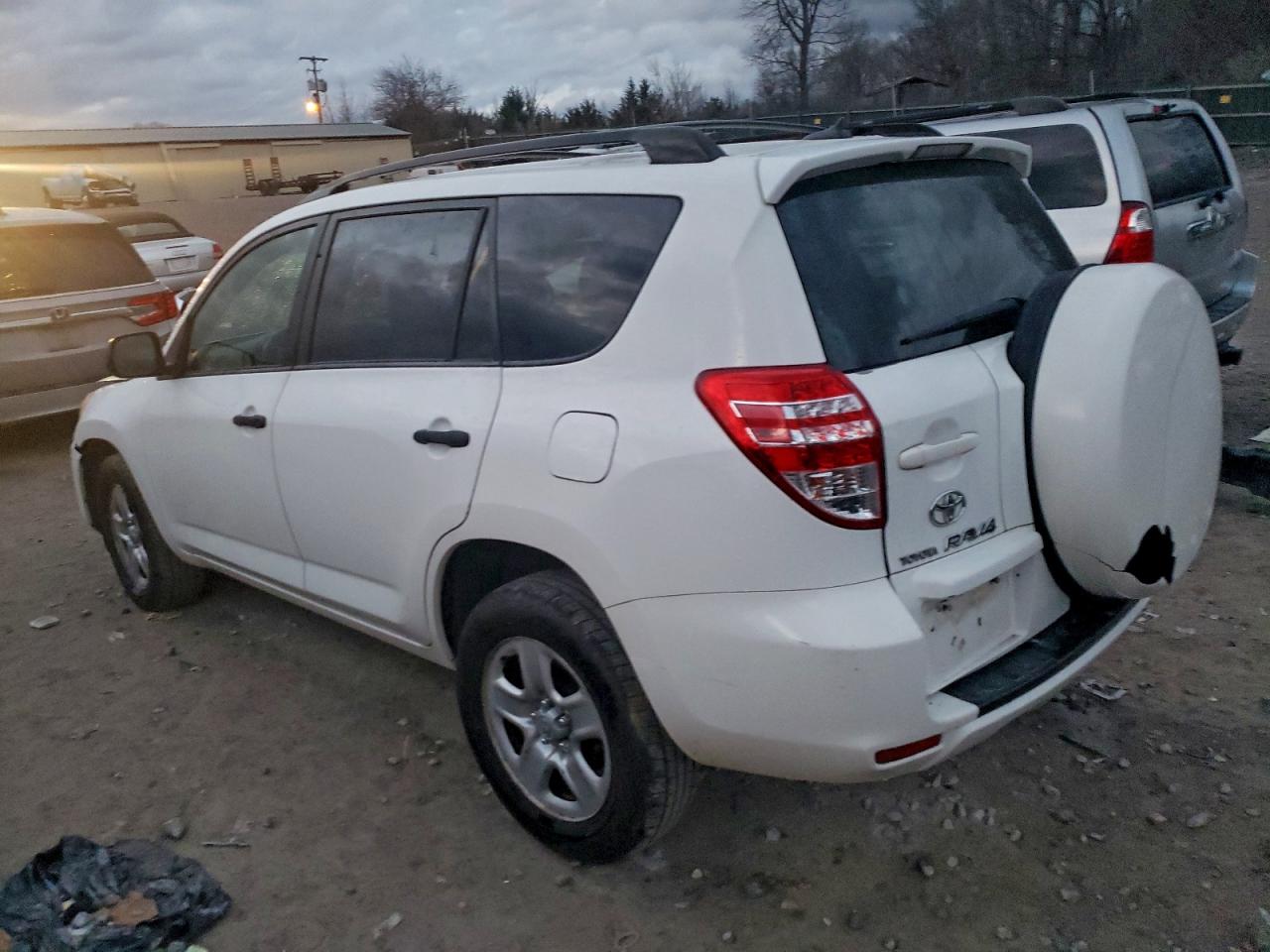2009 TOYOTA RAV4 photo 2