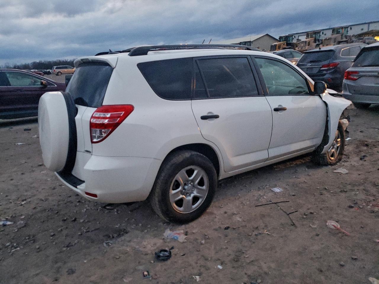 2009 TOYOTA RAV4 photo 3