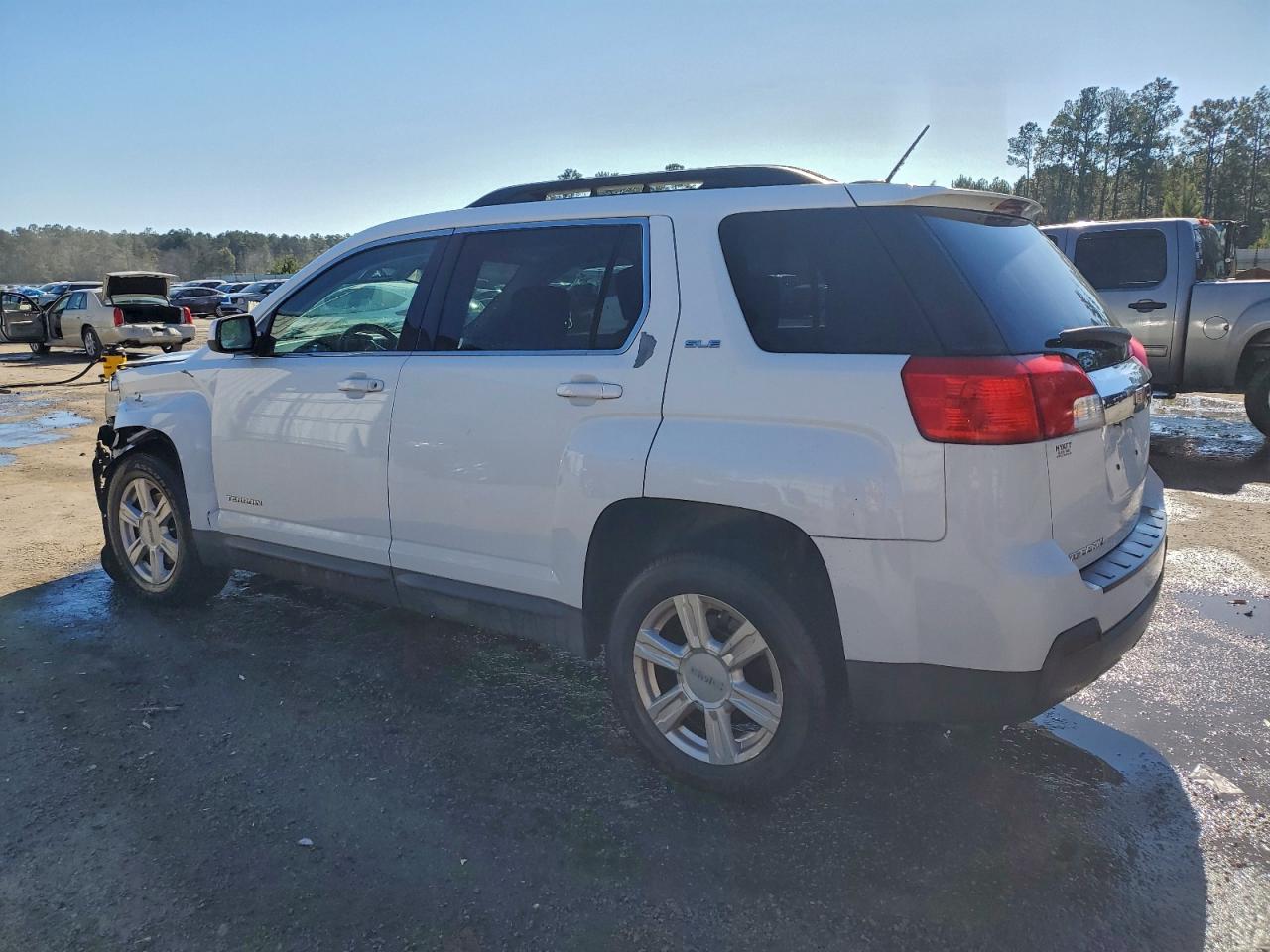 2015 GMC TERRAIN SLE photo 2