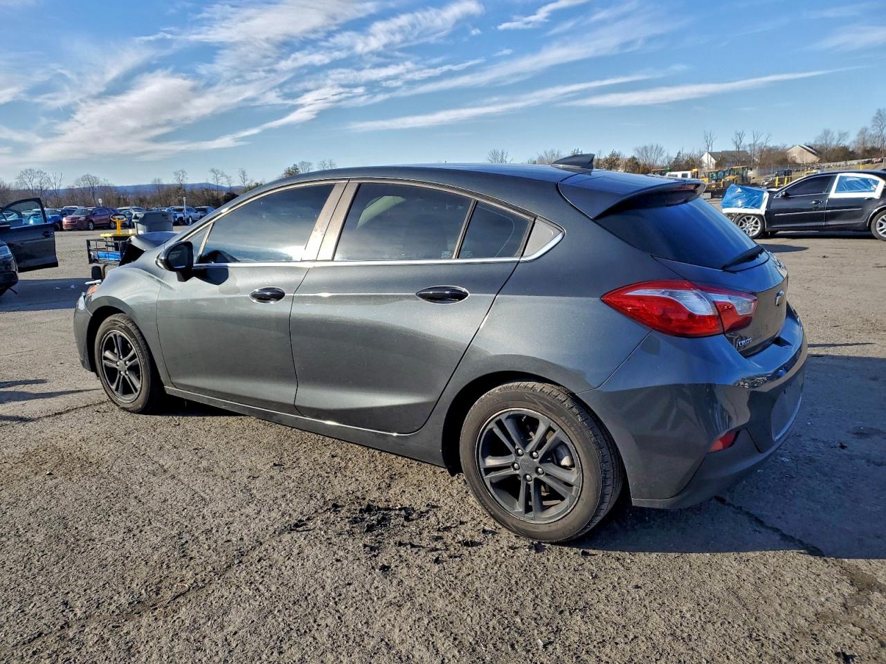 2017 CHEVROLET CRUZE LT photo 3