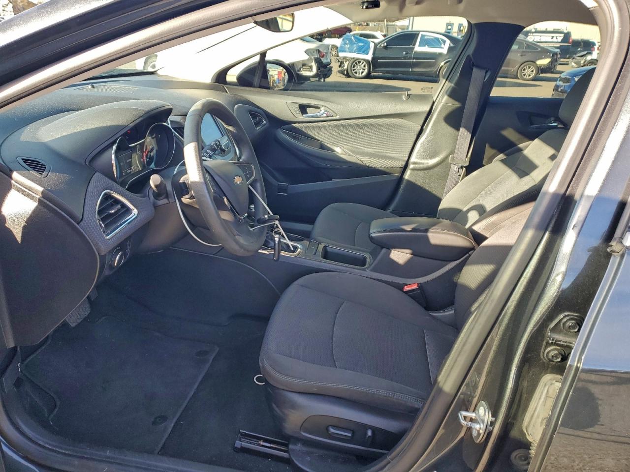 2017 CHEVROLET CRUZE LT photo 13